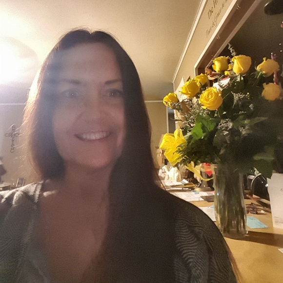 Meet your Posher, Rebecca - Picture 2 of 5